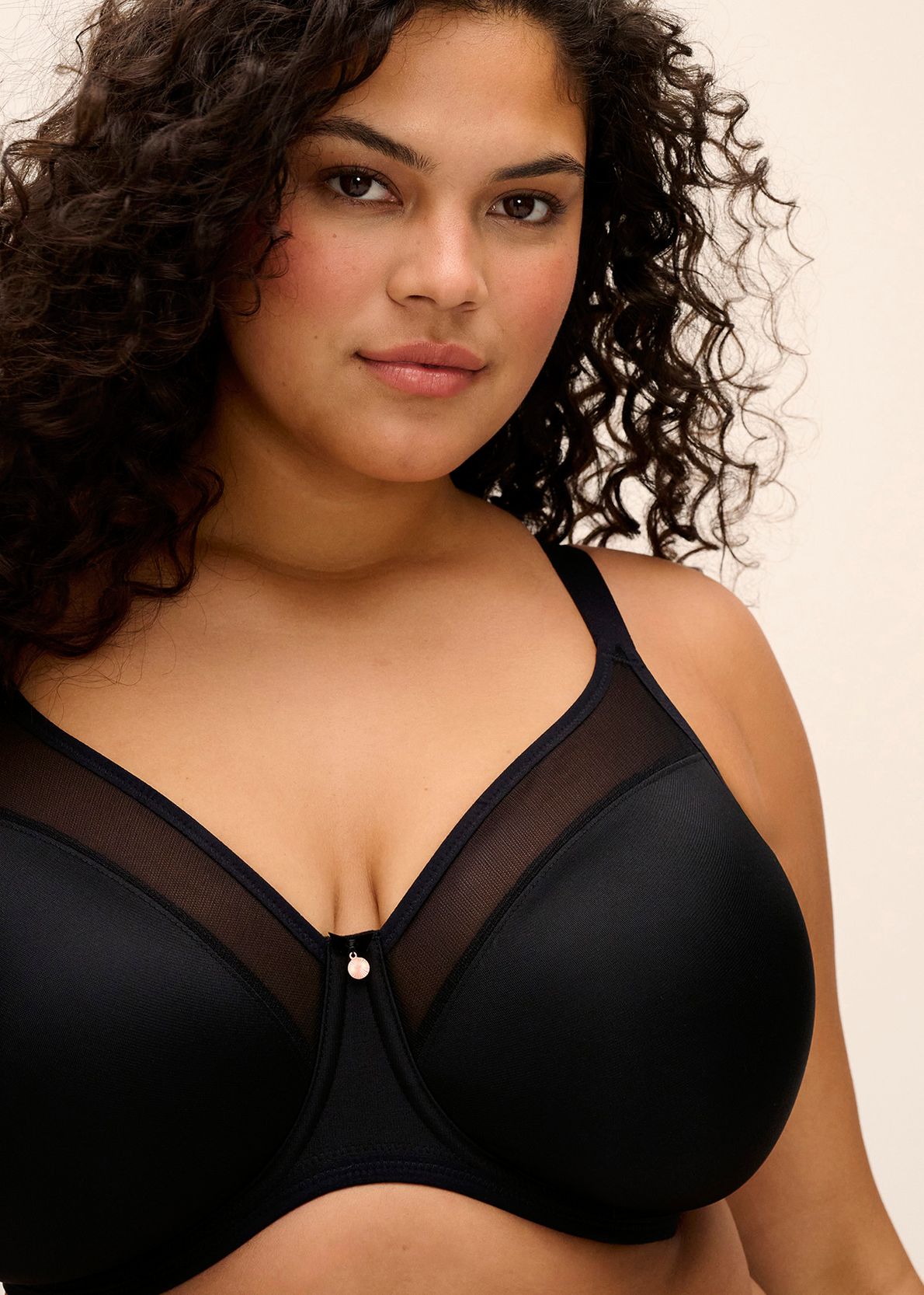 El4301 Smooth Uw Moulded Non Padded Bra Black