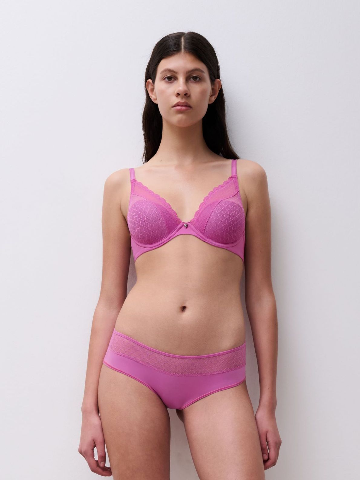 C16M40 Norah Chic Rosebud 0Pd