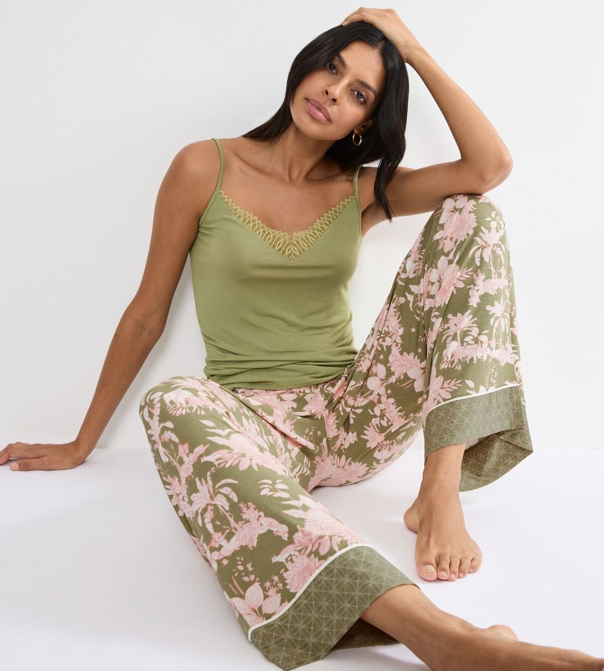 Aura Spotlight Trousers 01 Green Combination 0031