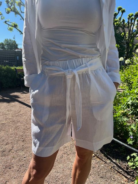 Line City Shorts White