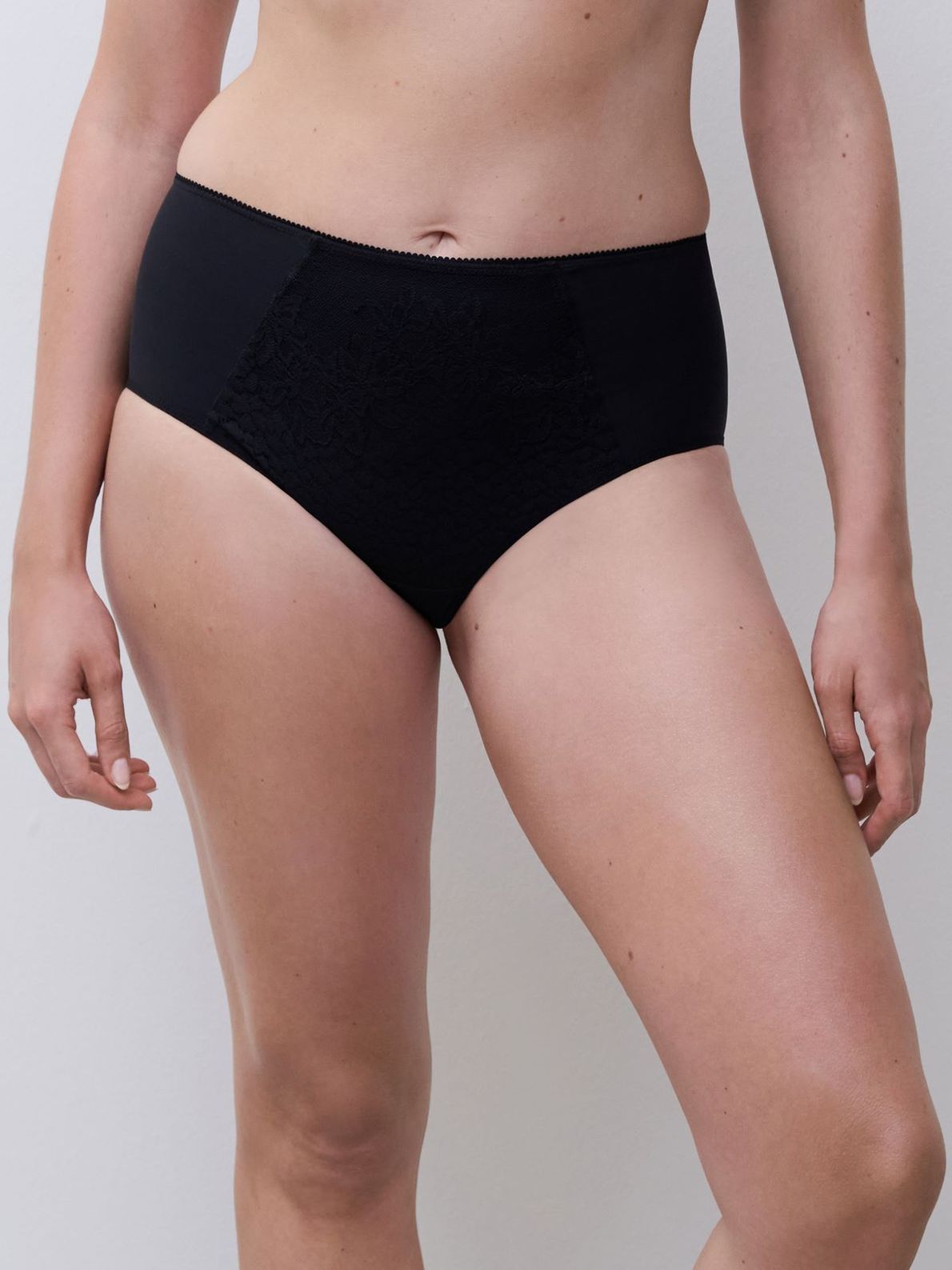 C16Ic5 Maris Black 011