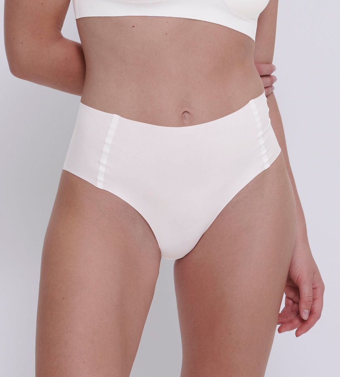 Sloggi Zero Feel 2.0 High Waist Silk White Gz