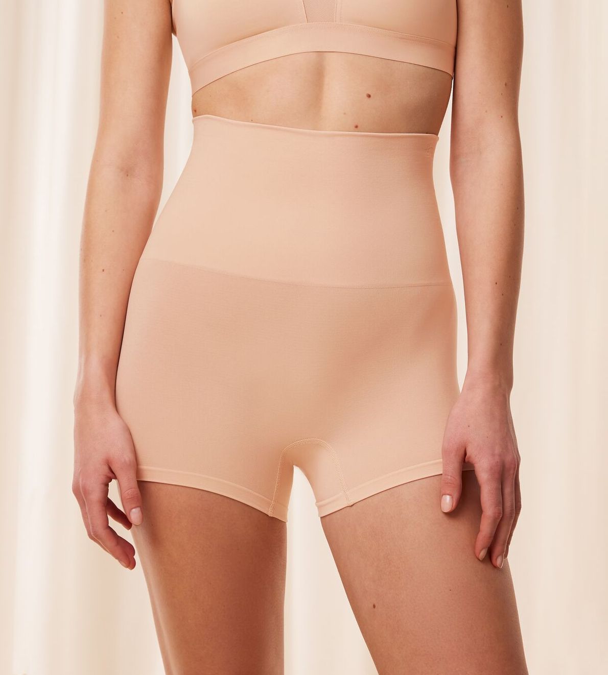 Triumph Soft Sculpt Bandeau Short Neutral Beige 00Ep