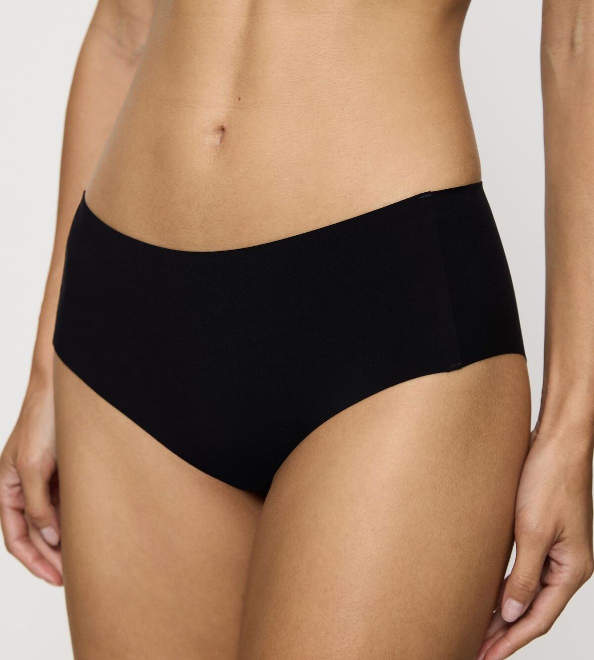 Smart Invisible Maxi Black 0004