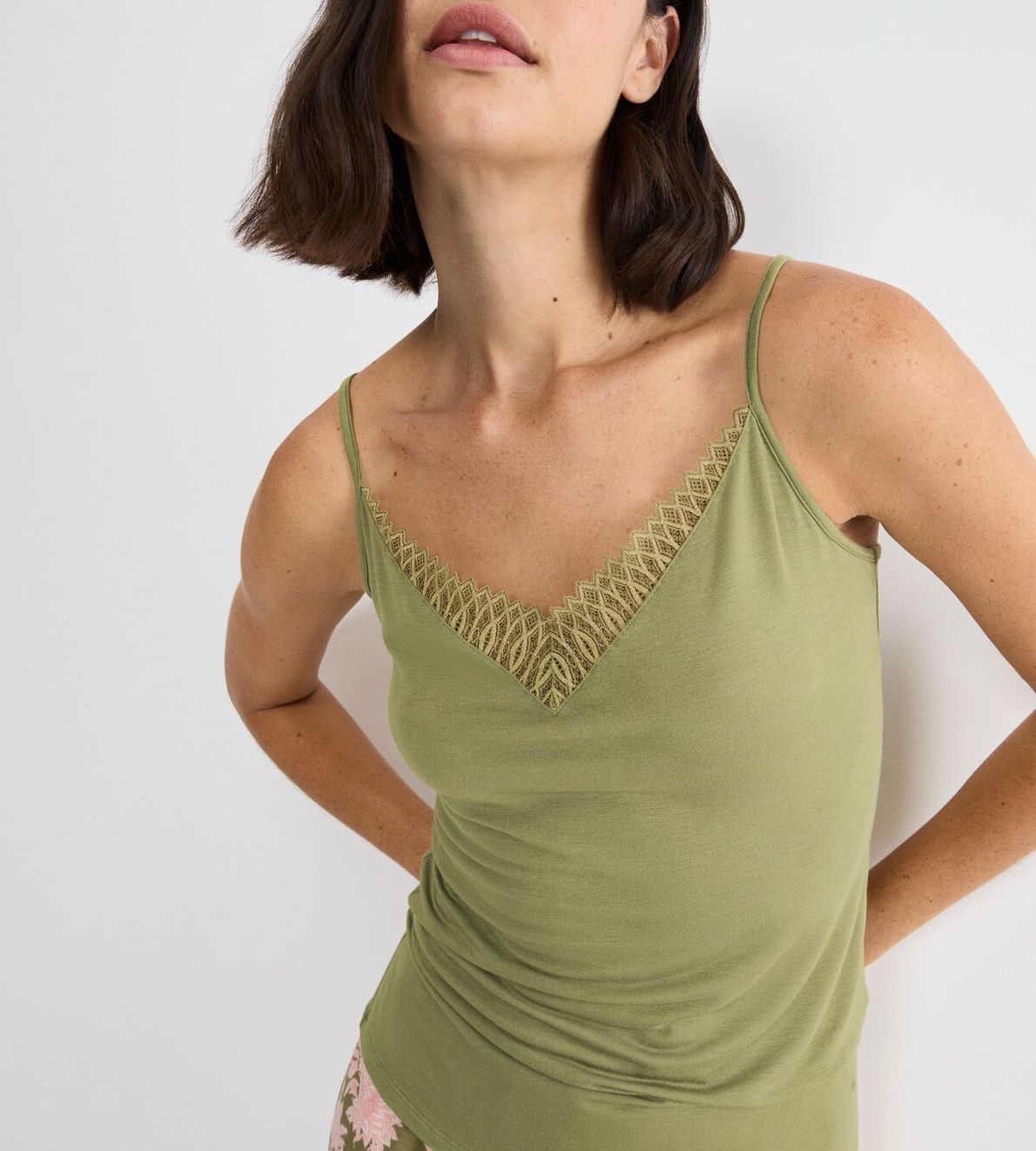 Aura Spotlight Camisole Olive Gold 7855