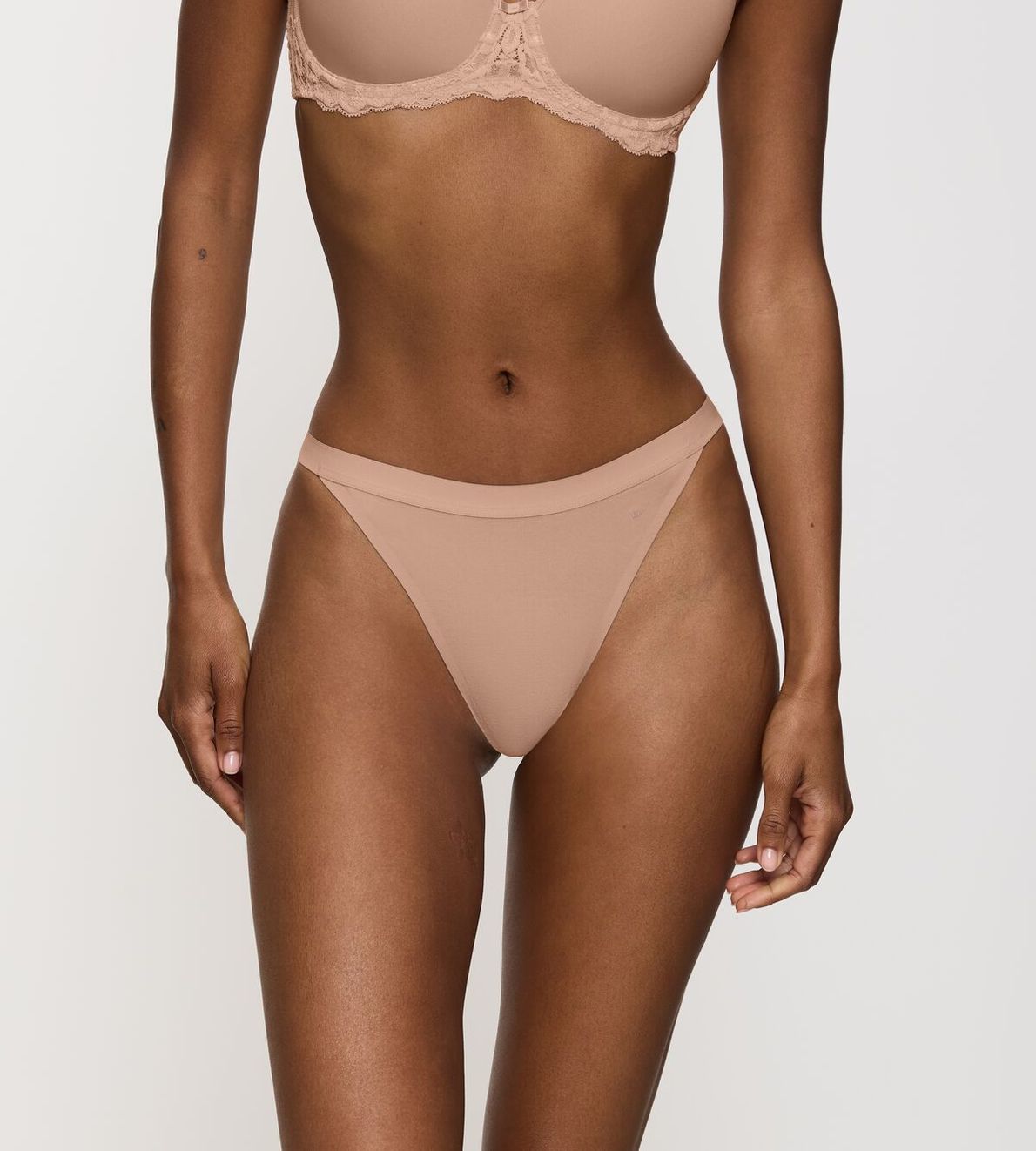Smart Natural Brazilian String Neutral Beige 00Ep