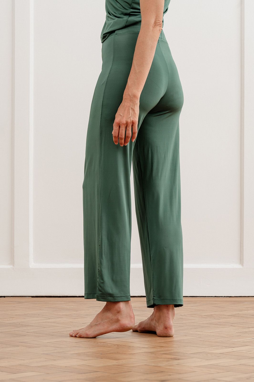 22-08-007 Marie Pants Green Jade