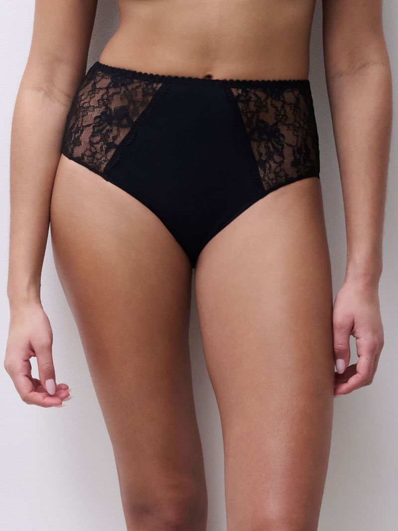 C1AMC5 Kiss Black 011