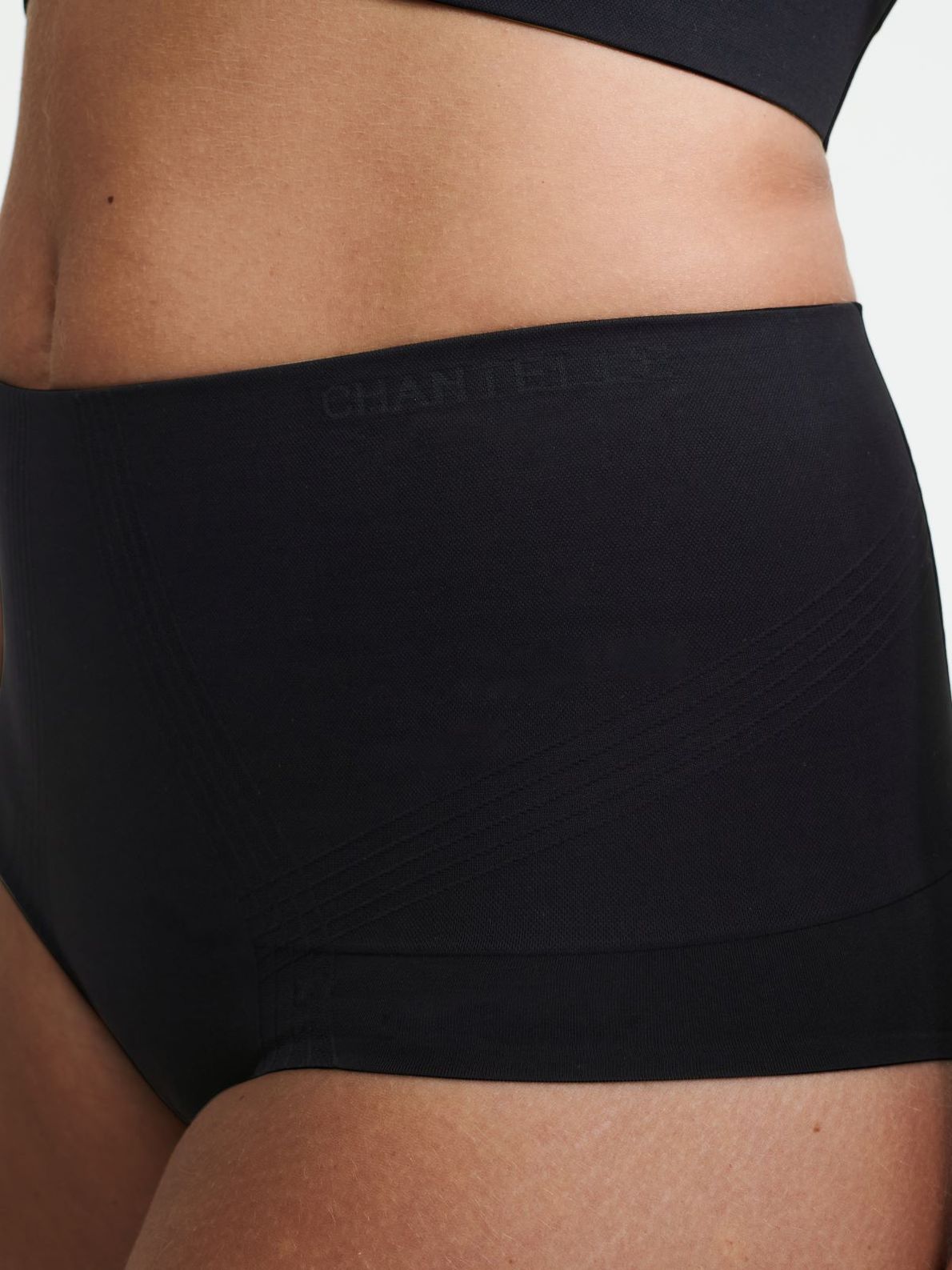 C10U70 Smooth Comfort Black 011