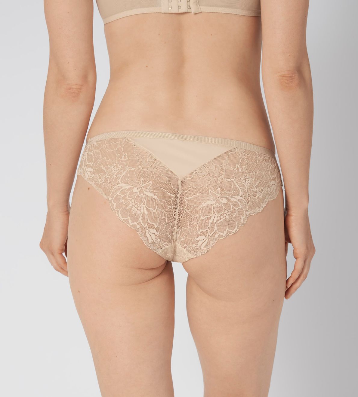 Amourette Charm Brazilian01 Creamy Dream 6720