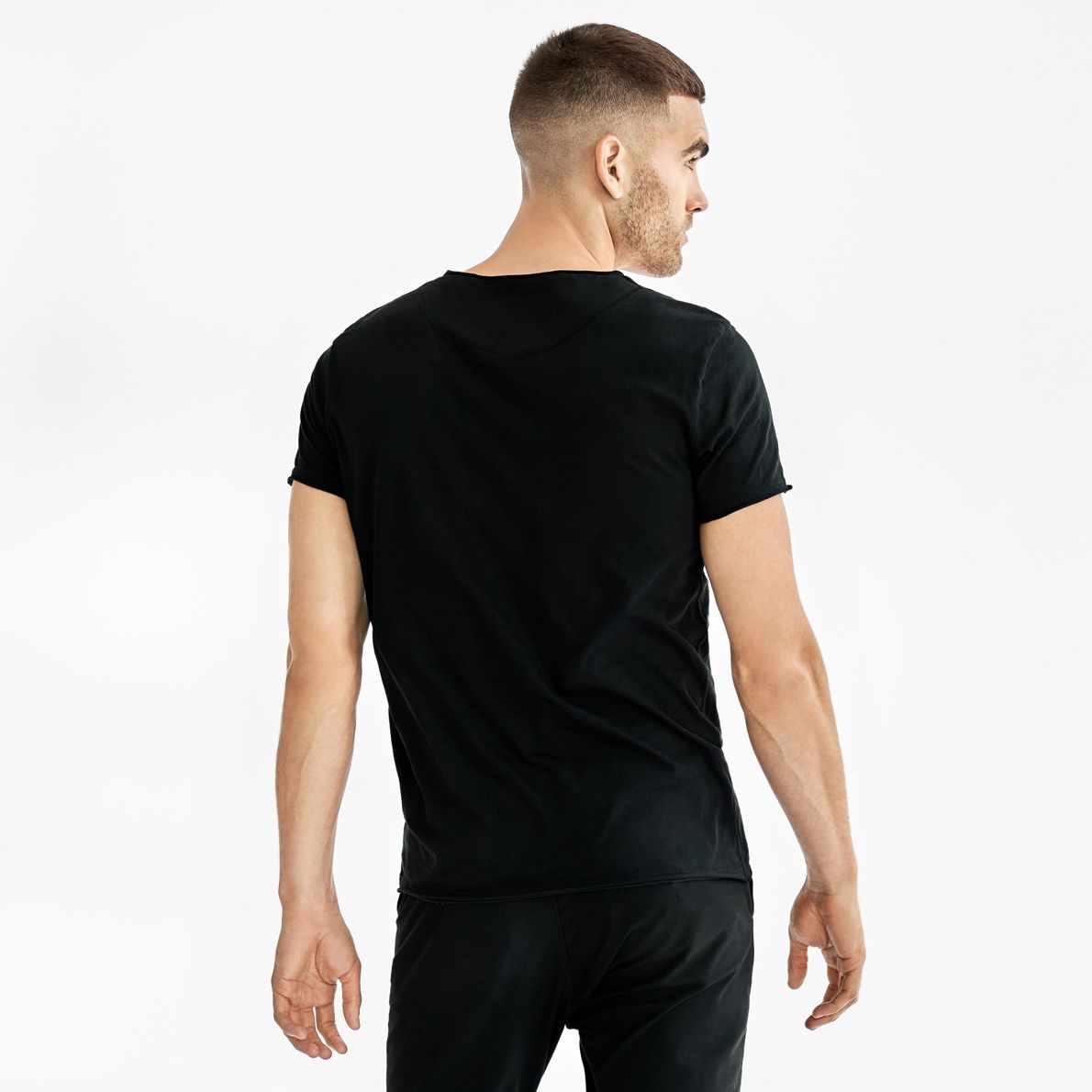 Bread & Boxer Crew-Neck Relaxed Black