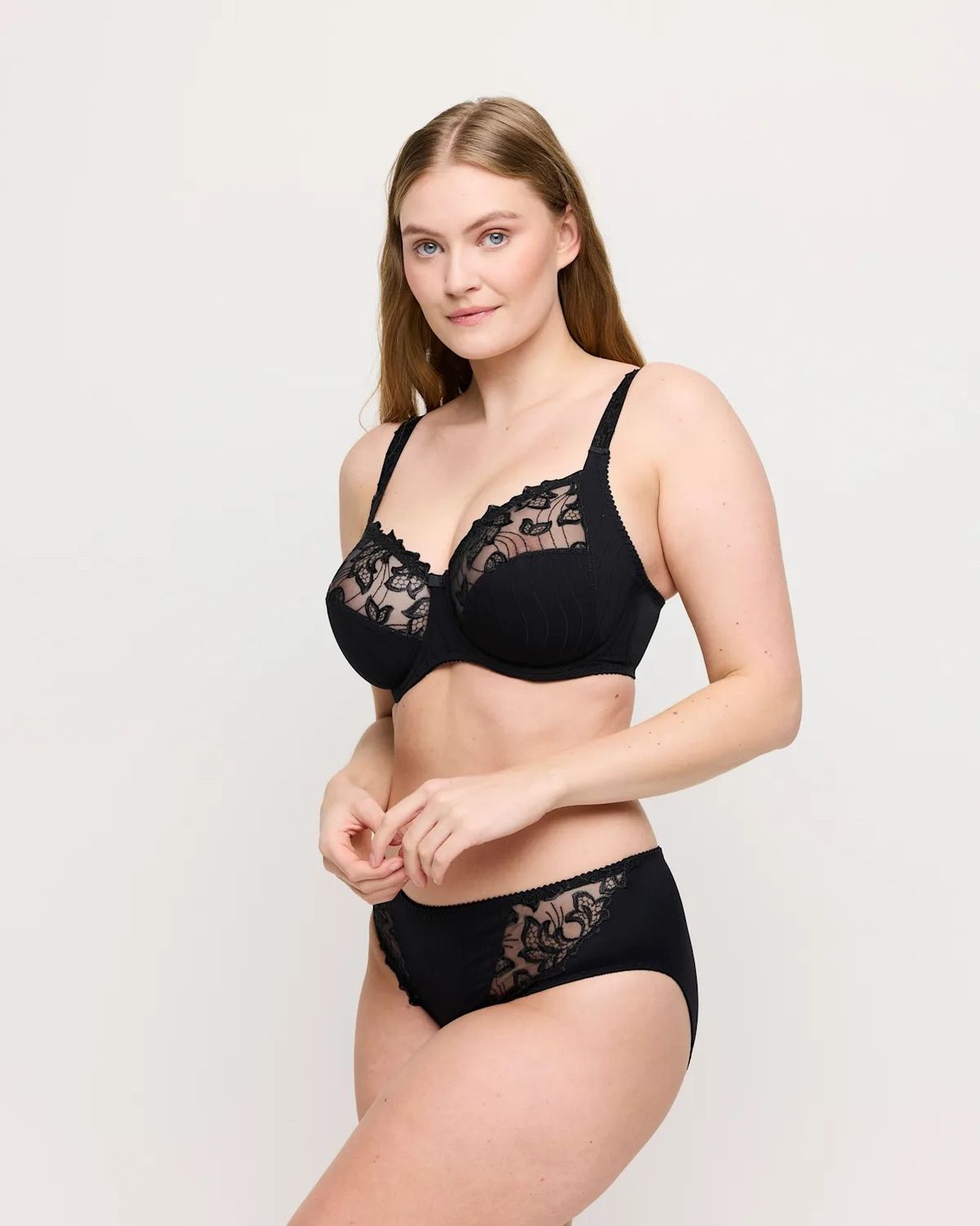 0161811 Deauville Black