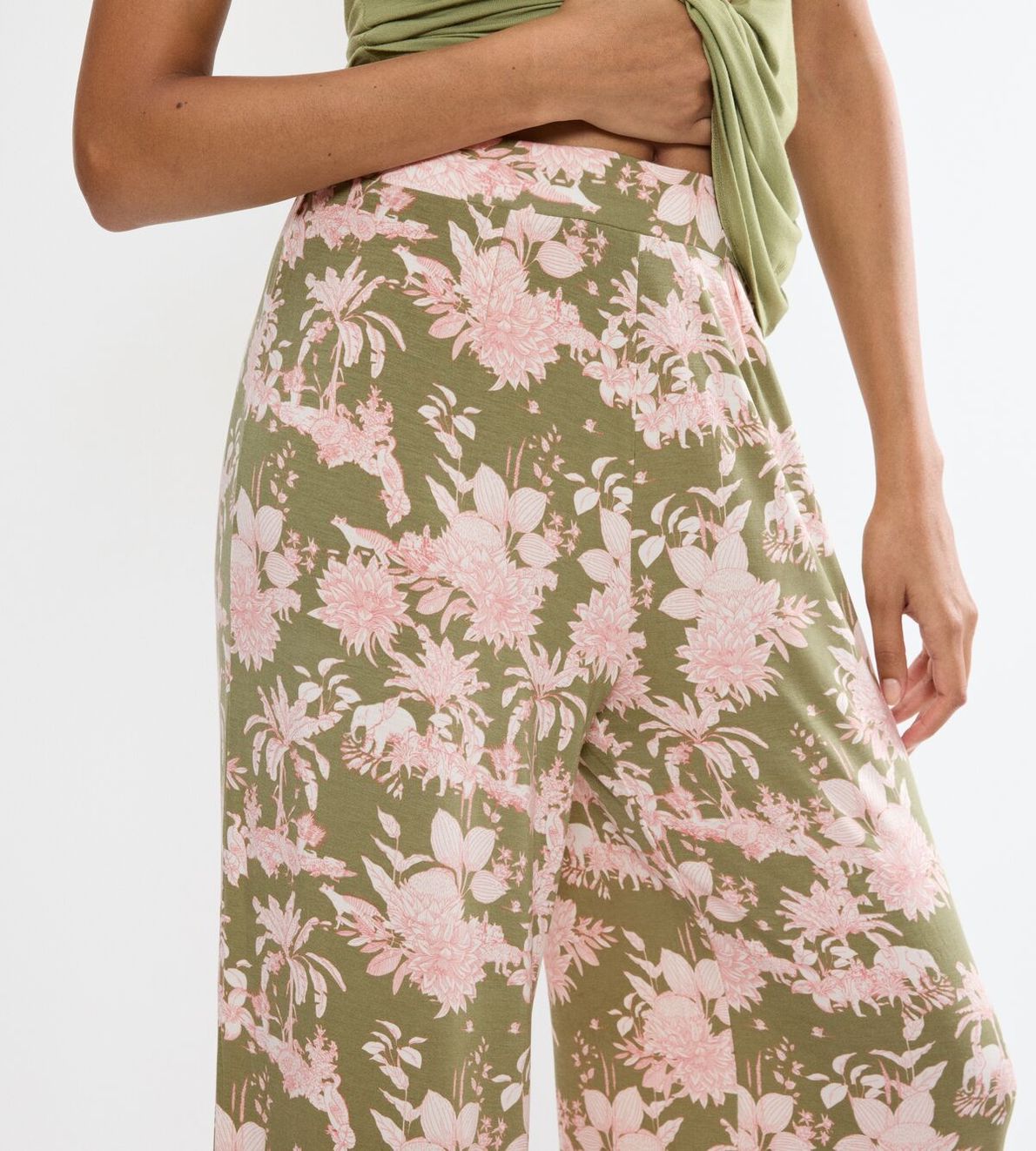 Aura Spotlight Trousers 01 Green Combination 0031