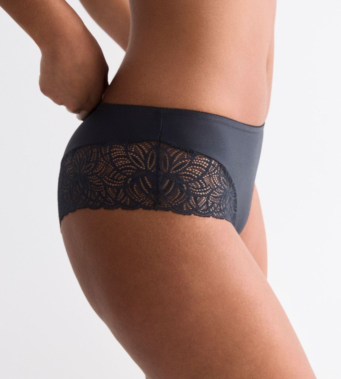 Amourette Graphic Hipster Black