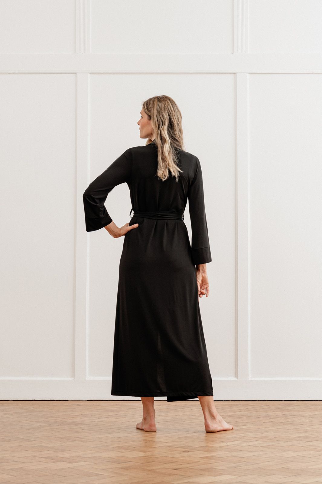22-08-014 Josefine Kimono Black Onyx
