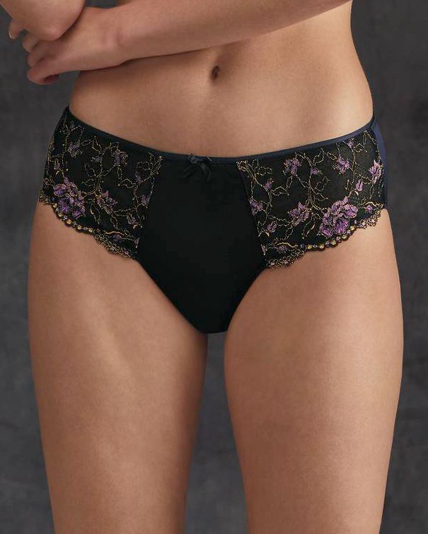 Rosa Faia 1349 Colette Black