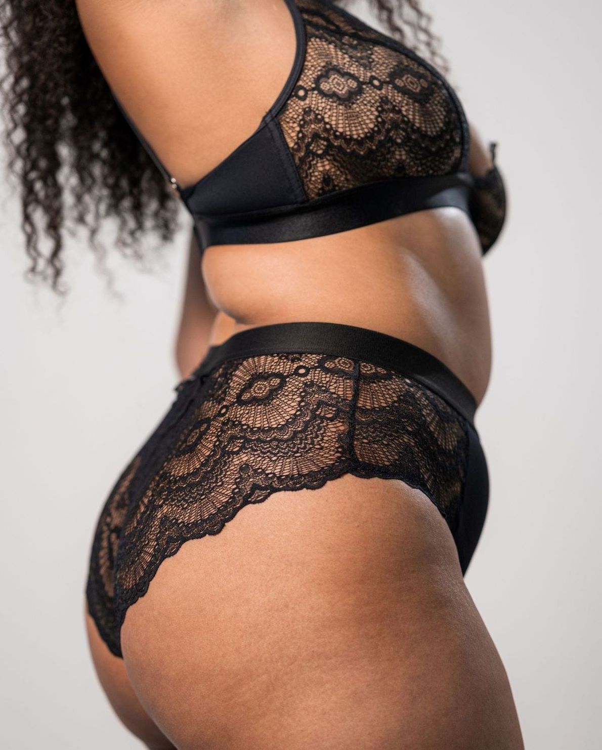 Lace Highwaist Briefs 002 Saboteur Black