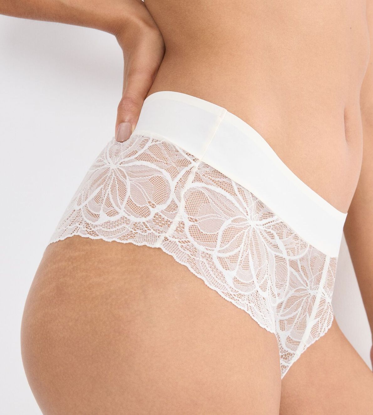 Body Make-Up Illusion Lace Shorty Ecru White 1595