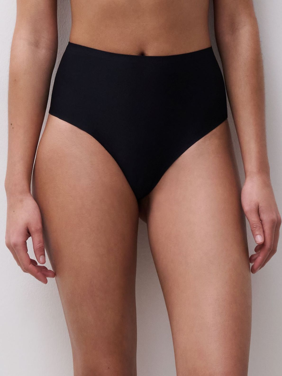 C10690 Soft Stretch Stringtrosa Black 011