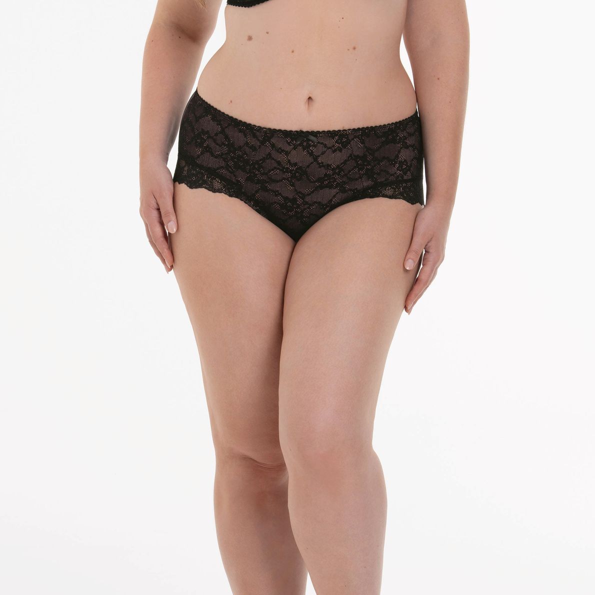 Rosa Faia 1389 Bobette Black 001