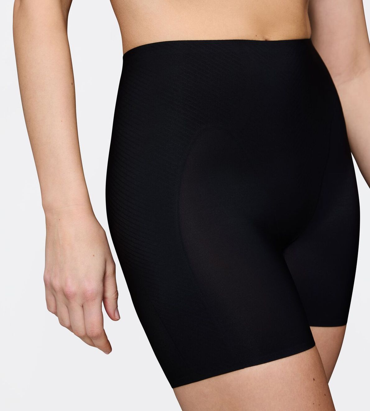Bmu Illusion Curve Hw Short Black 0004