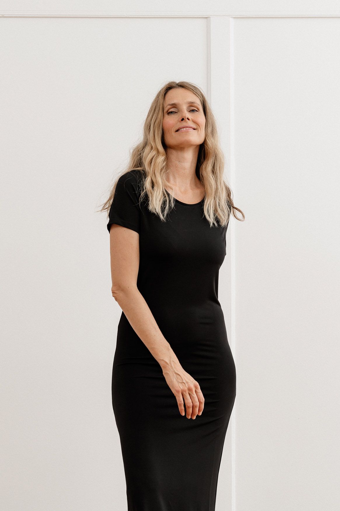 22-08-012 Linn Long Dress Black Onyx