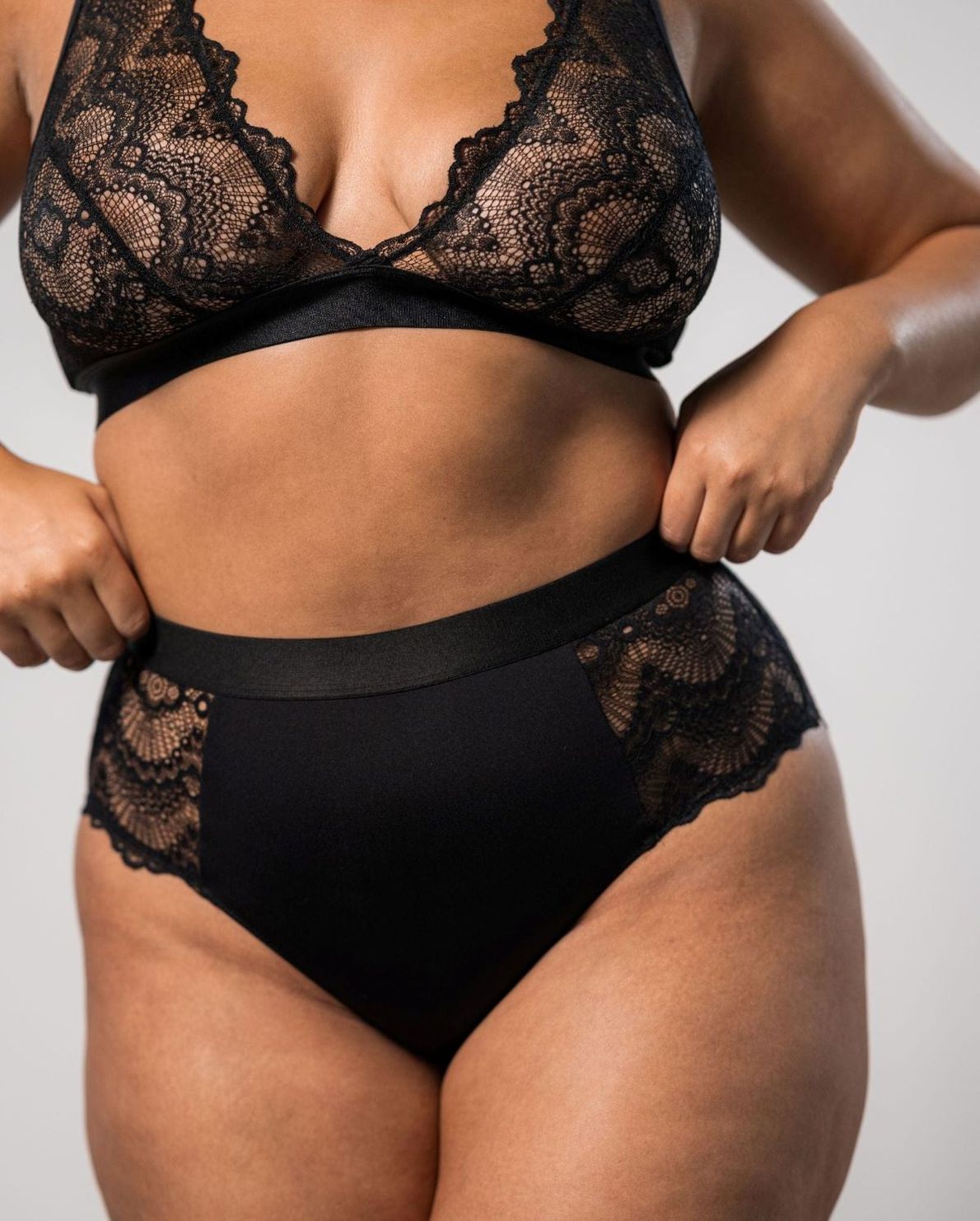 Lace Highwaist Briefs 002 Saboteur Black