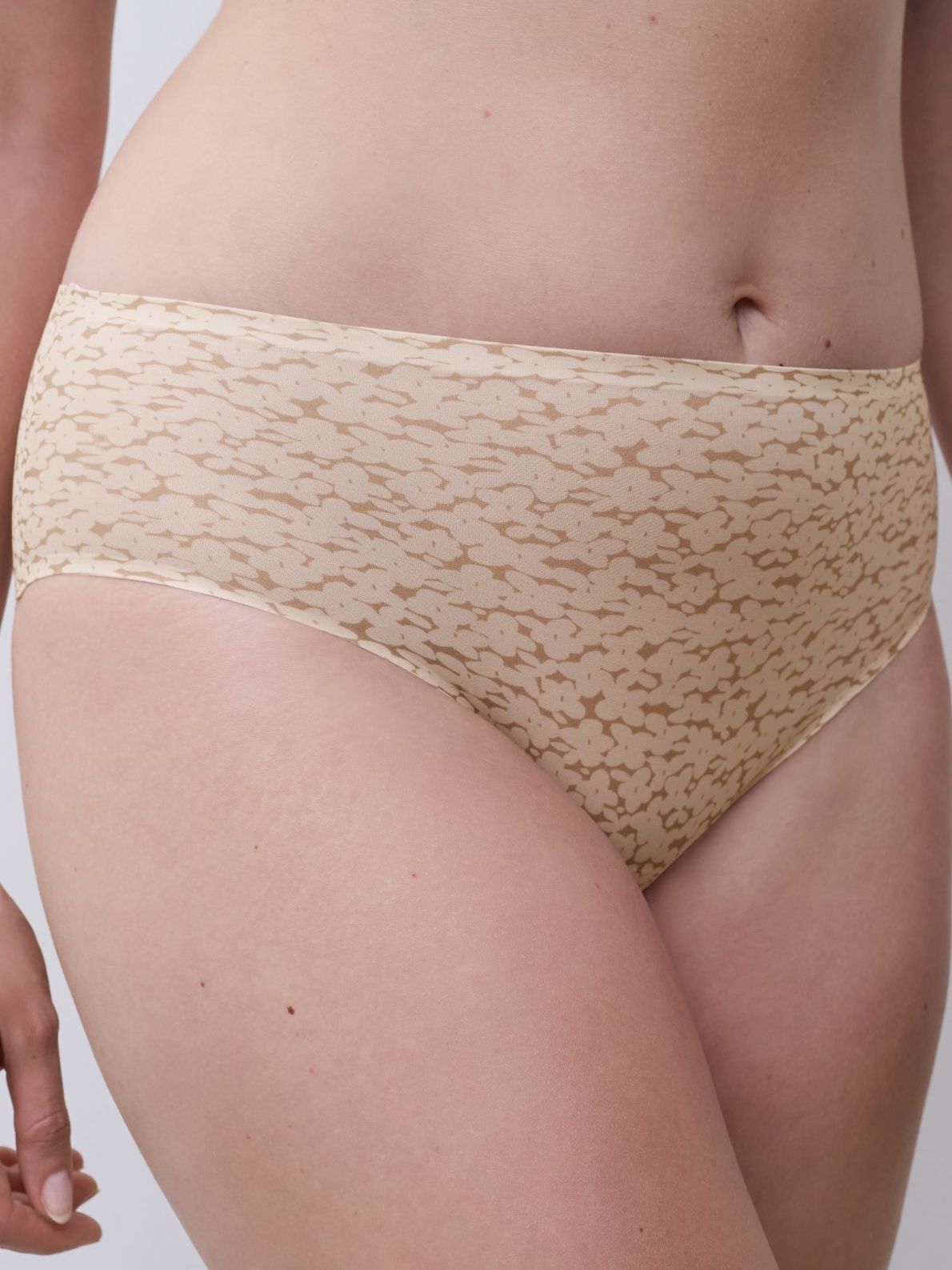 C11D40 Soft Stretch Hipster Norah Nude Print A88