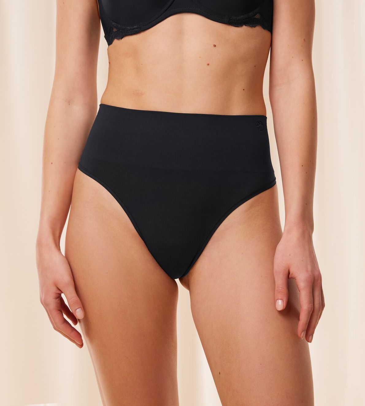 Triumph Soft Sculpt Bandeau String Black 0004
