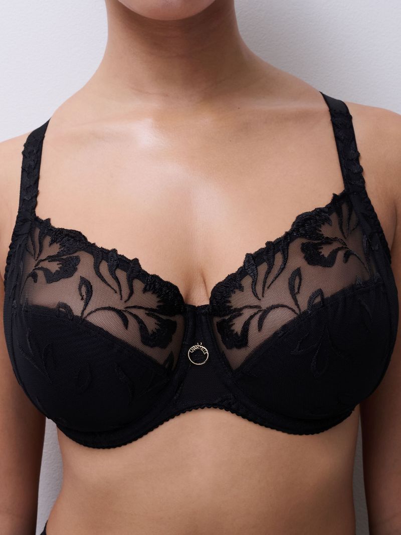 C1B3MU Majestic Black 011