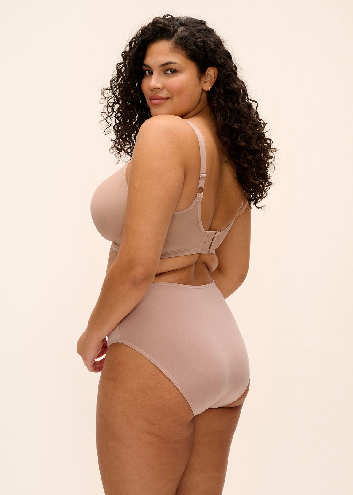 El4301 Smooth Uw Moulded Non Padded Bra Sahara