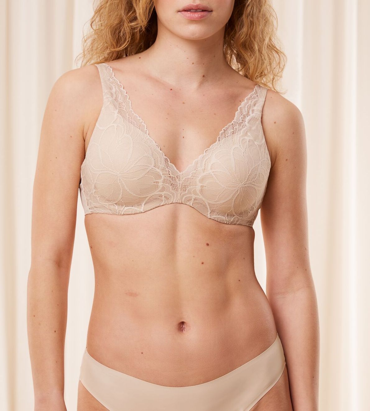 Body Make-Up Illusion Lace Wp Neutral Beige 00Ep