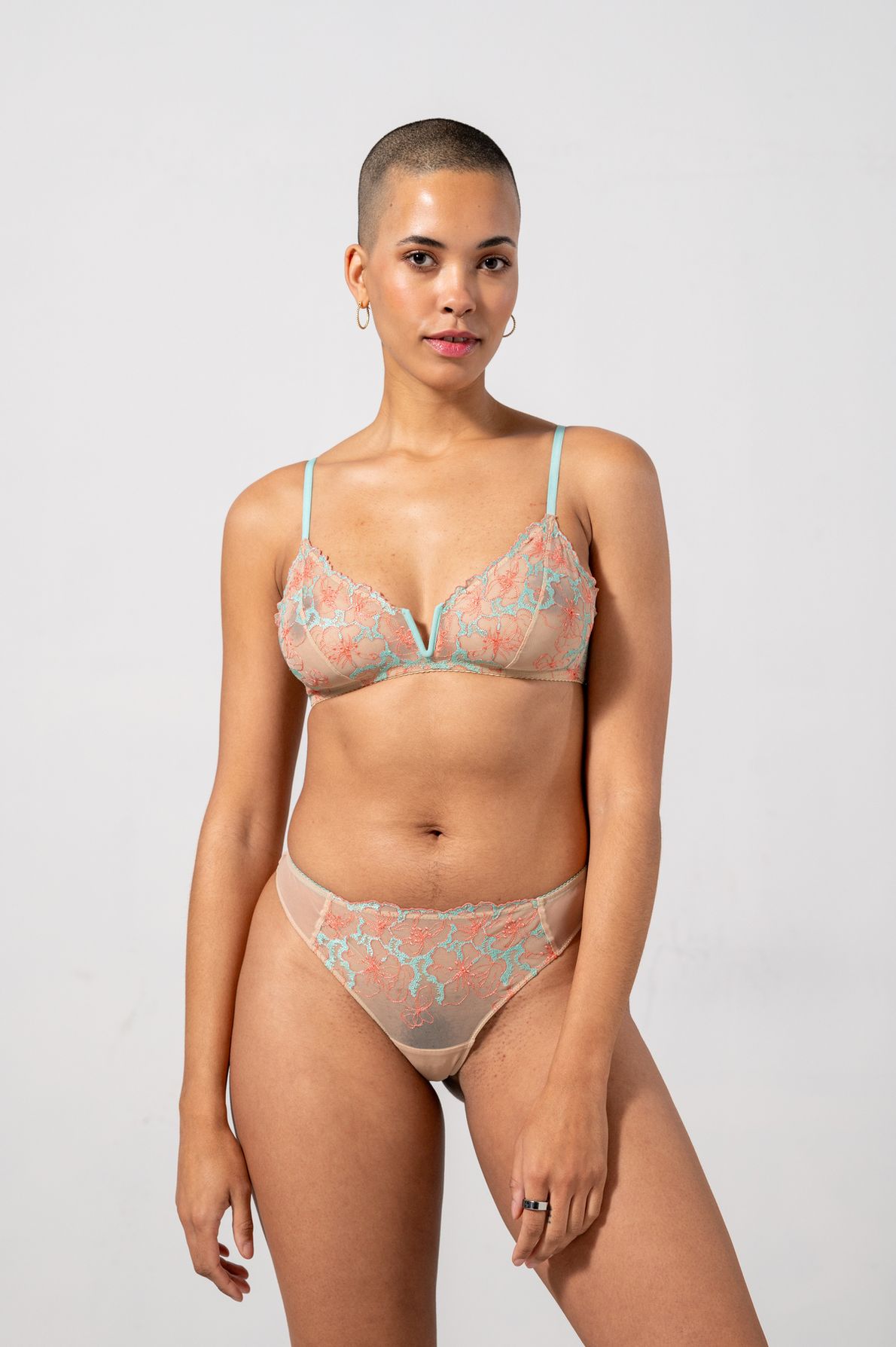 Mesh Thong Sand/Coral/Turquoise