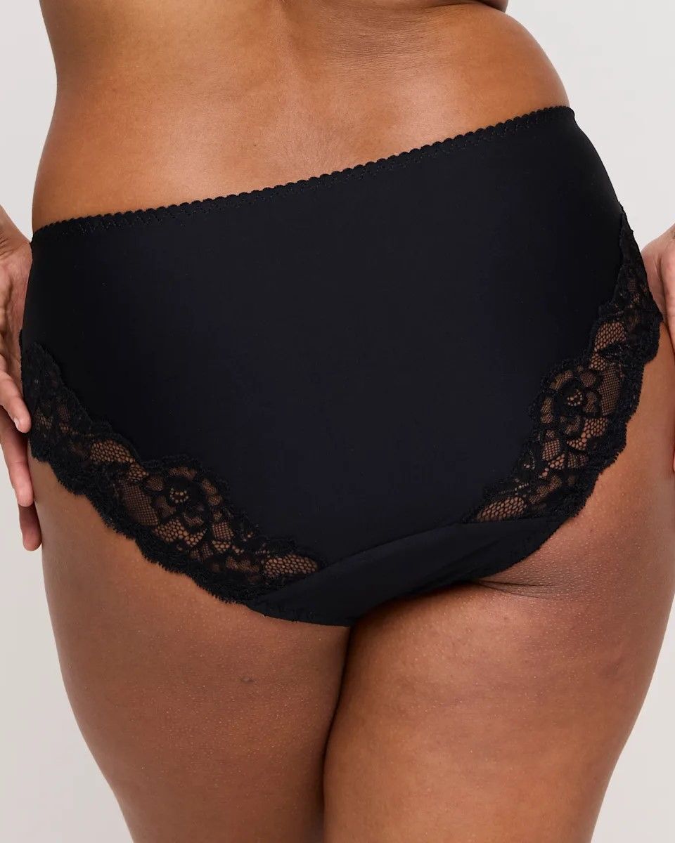 0562126 Madison Black