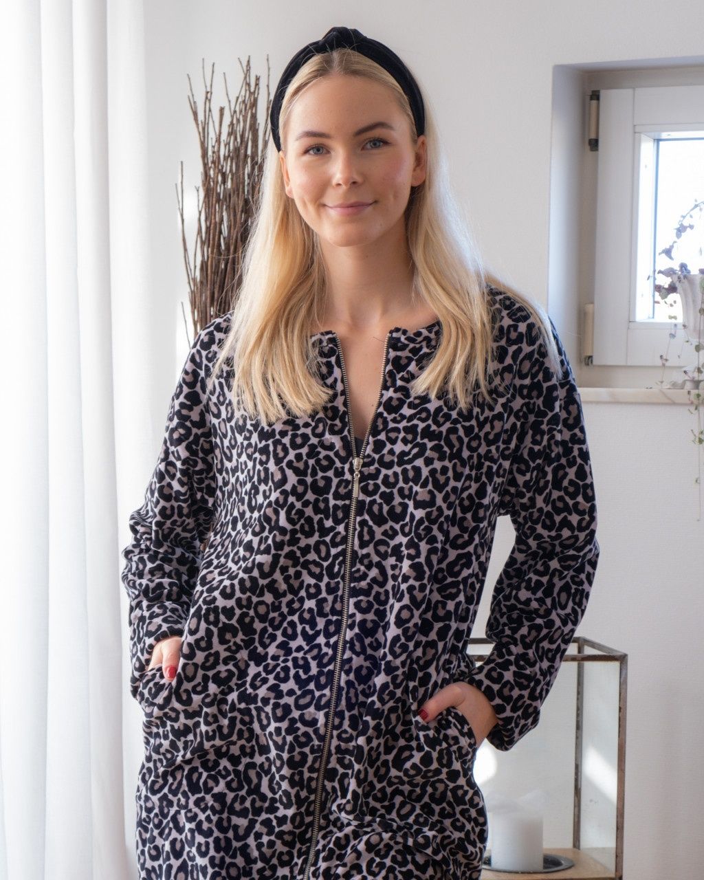 Nicolina Robe Velour Leo