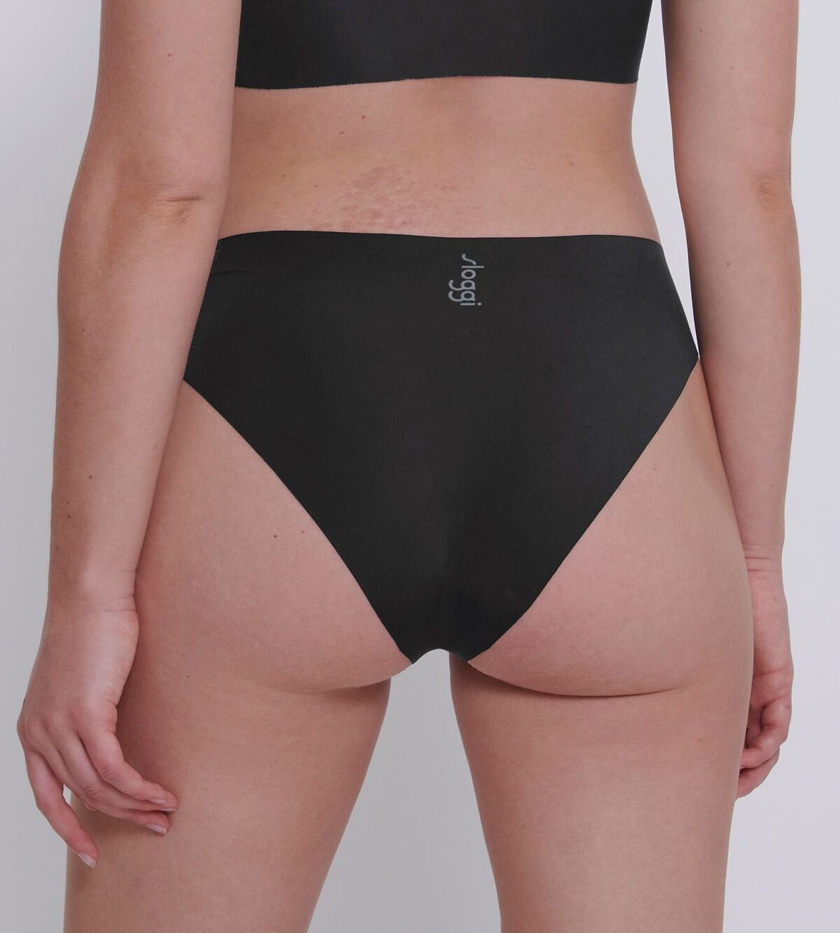 Sloggi Zero Feel 2.0 High Leg Black 04