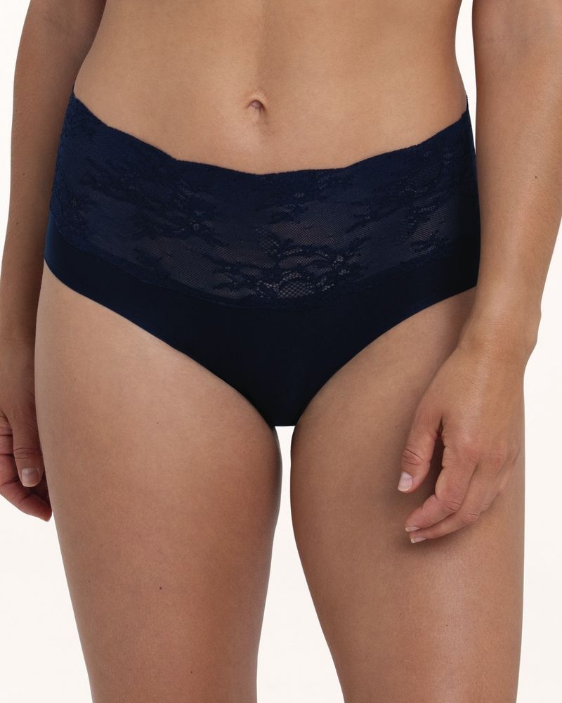 1304 Essential Lace Maritime Blue 380