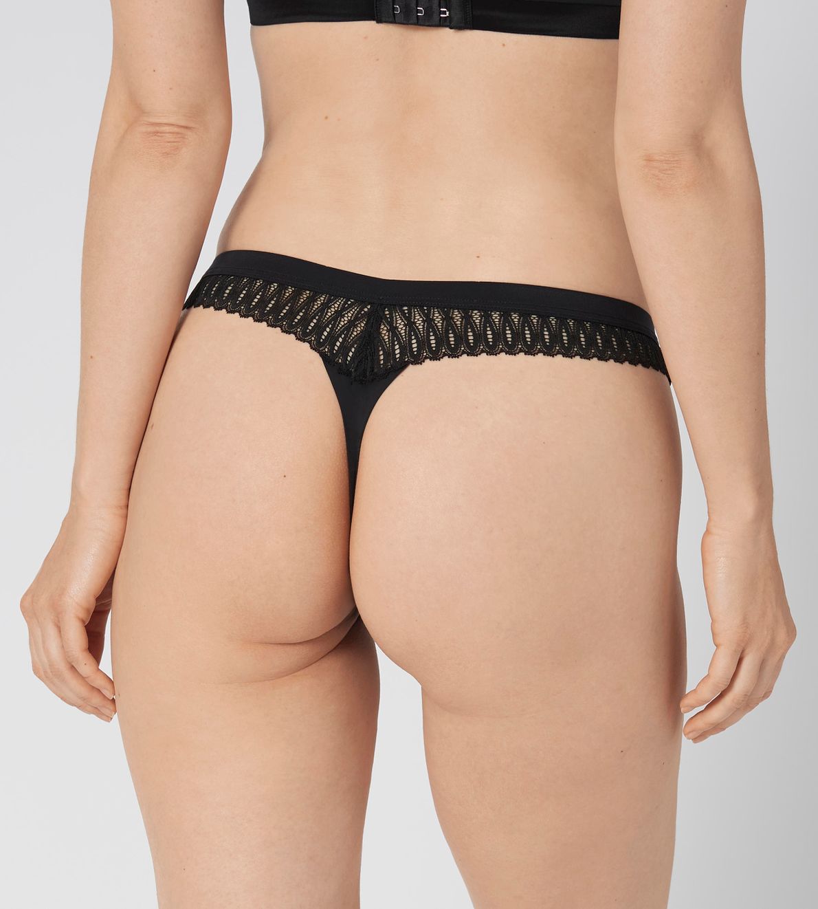 Aura Spotlight High Leg String Black 04