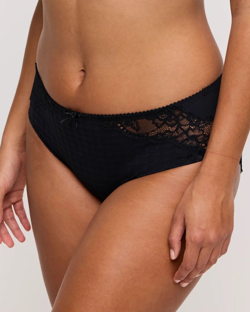 0562126 Madison Black