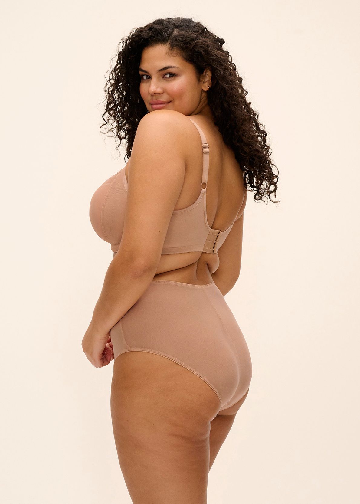 El8900 Matilda Uw Plunge Bra Cafe Au Lait